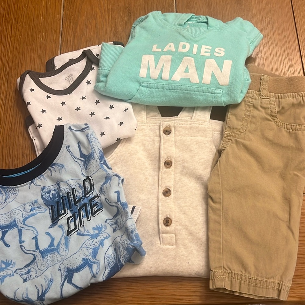 Lot of infant boys size 3/6 months clothes